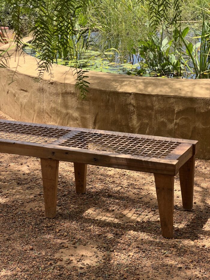 Riempies Bench